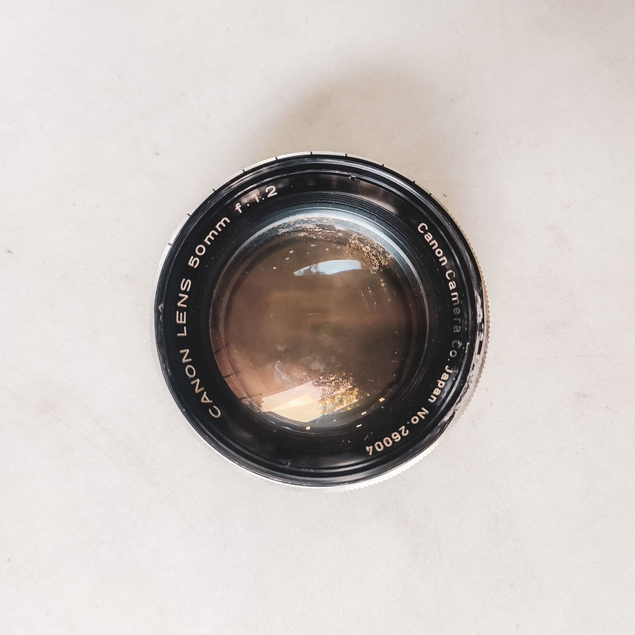 پرتره با بوکه نرم لنز Canon 50mm f/1.2 LTM