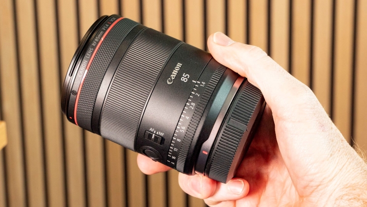 نقد و بررسی لنز کانن Rf85mm