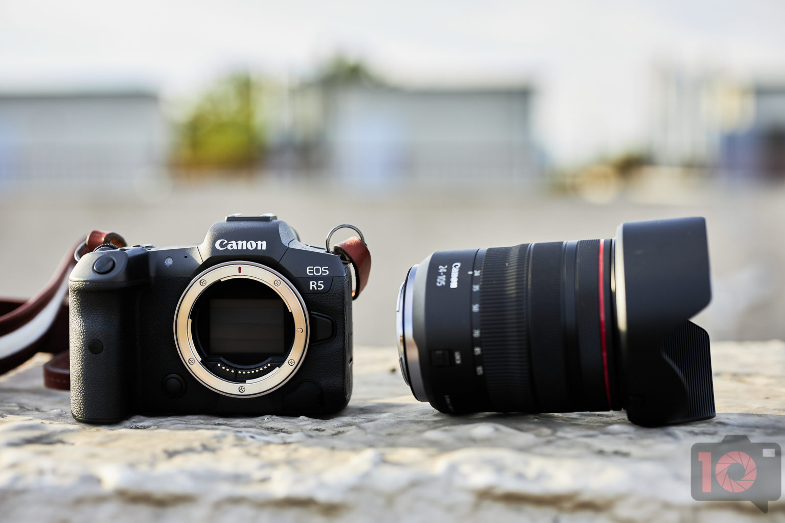 Canon R5 در دست عکاس طبیعت در شرایط نوری غروب